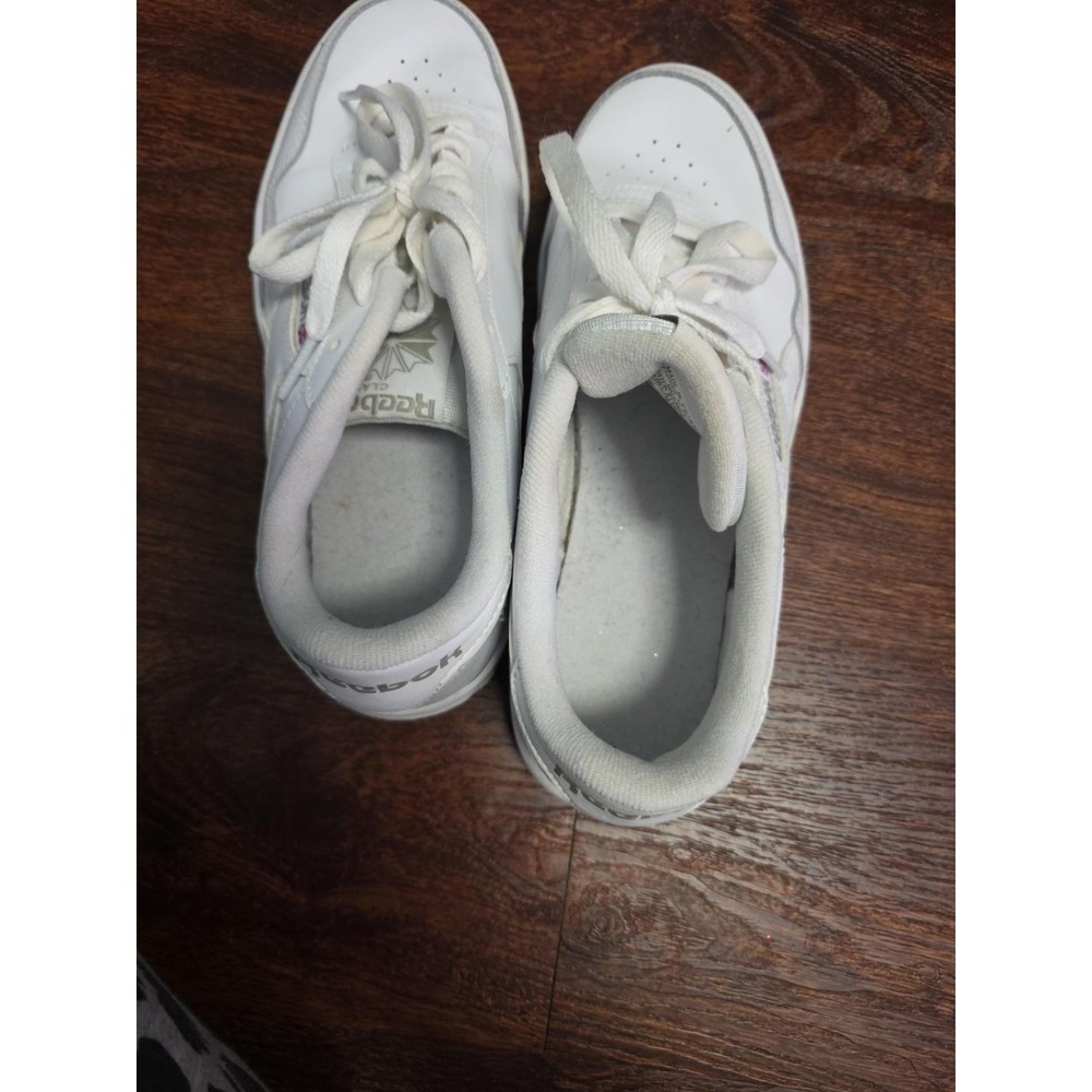 Reebok Women's 6.5 White Leather Classic Court Sneakers Gum Sole